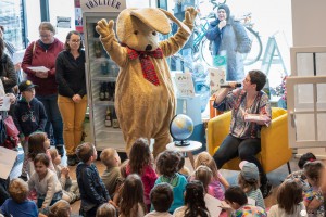 Weltenbummler Felix in der Buchhandlung Seeseiten