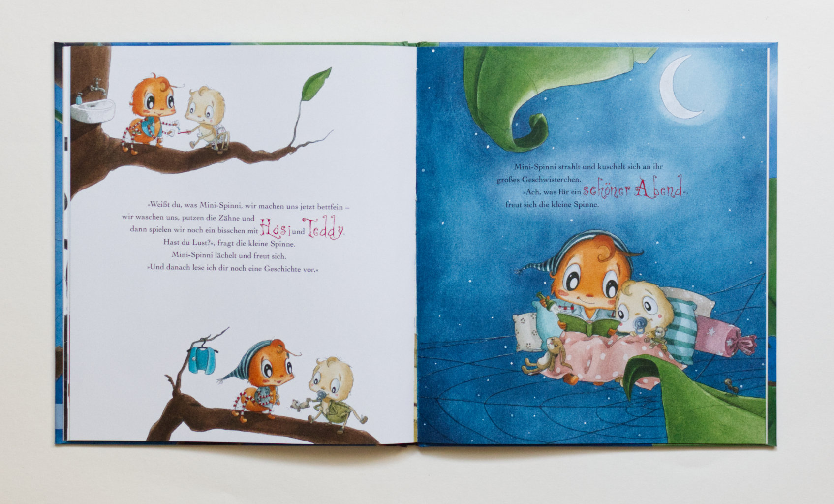 Die kleine Spinne Widerlich freut sich auf ihr Bettchen